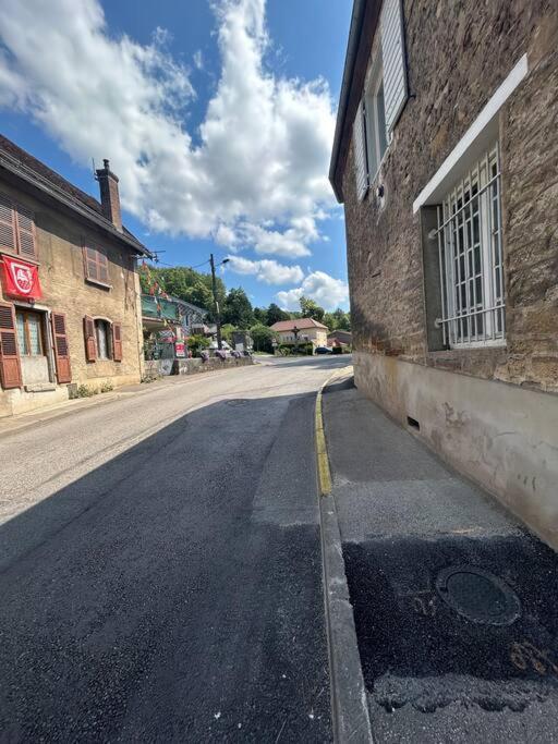 Au Bord De La Furieuse, Proche De La Grande Saline Et Des Thermes De Salins-Les-Bains Eksteriør billede